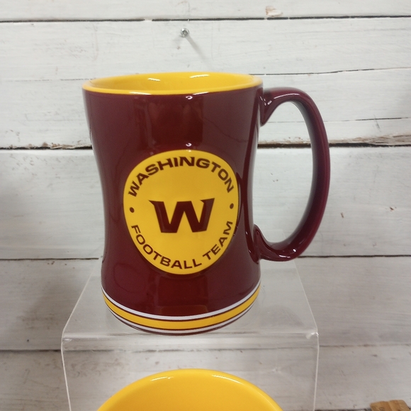 Set of 2 LOGO BRANDS Washington Commanders Football Team Sculpted Relief Coffee - Picture 4 of 8